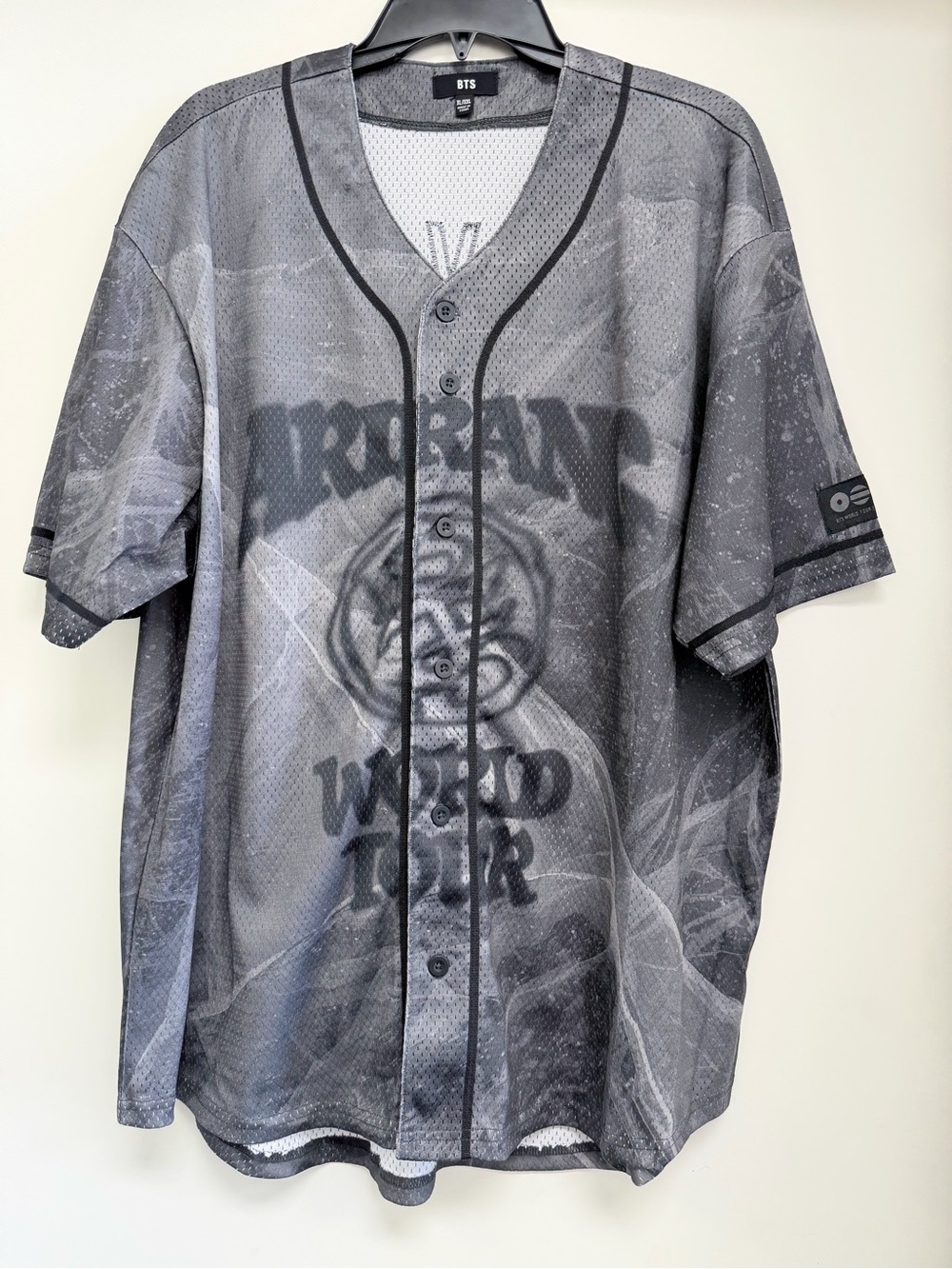 BTS Arirang Tour Jersey - V size XL / XXL NWOT